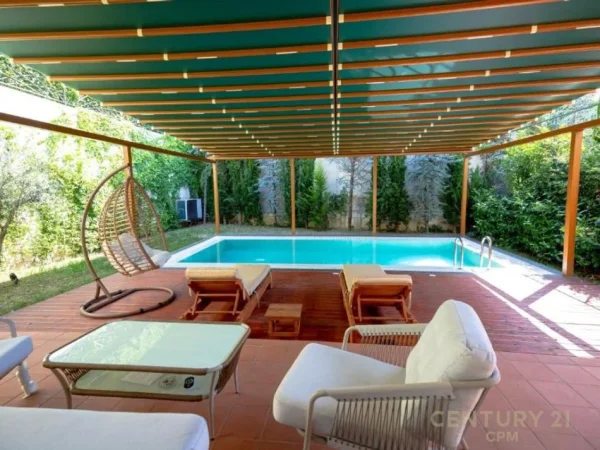 Tirane, jepet me qera Vile 3 Katshe Kati 3, 380 m² 3.300 € (Porta E Gjelbert)