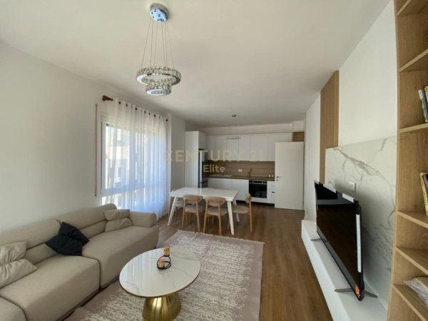 Tirane, jepet me qera zyre Kati 7, 102 m² 850 € (Kompleksi Green Harmony)