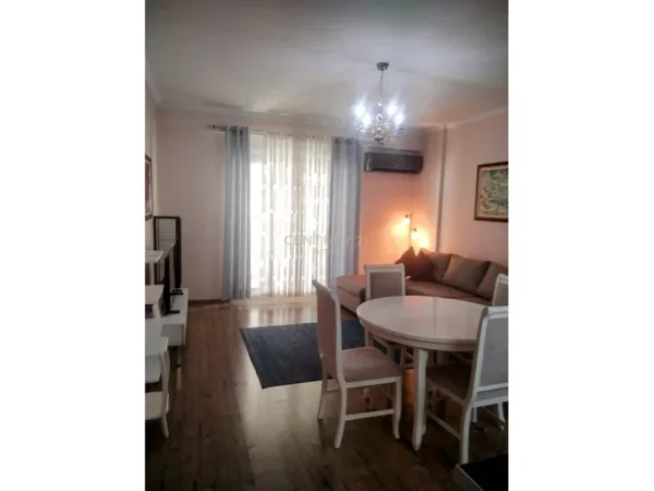 Tirane, jepet me qera apartament 2+1+Aneks+Ballkon Kati 6, 110 m² 800 € (Kompleksi Magnet)