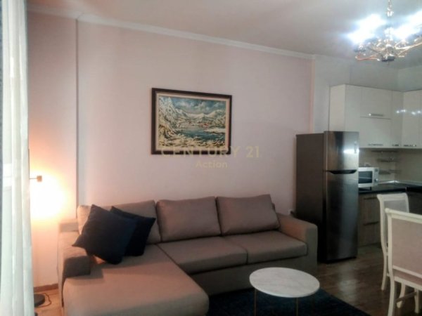 Tirane, jepet me qera apartament 2+1+Aneks+Ballkon Kati 6, 110 m² 800 € (Kompleksi Magnet)
