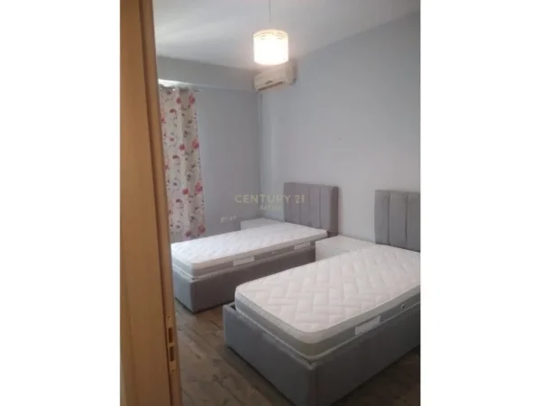 Tirane, jepet me qera apartament 2+1+Aneks+Ballkon Kati 6, 110 m² 800 € (Kompleksi Magnet)