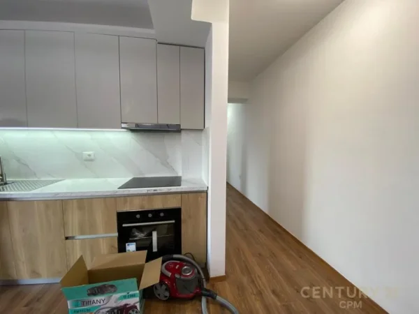 Tirane, jepet me qera apartament 2+1+Aneks+Ballkon Kati 2, 99 m² 700 € 