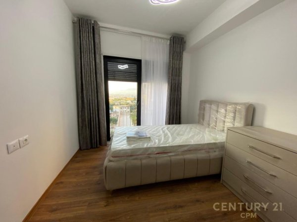Tirane, jepet me qera apartament 2+1+Aneks+Ballkon Kati 2, 99 m² 700 € 