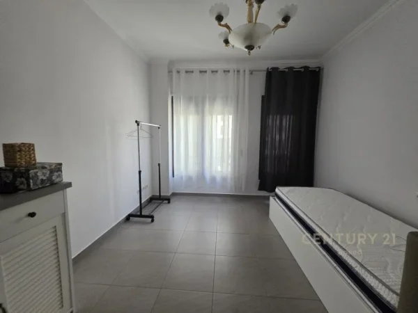 Tirane, jepet me qera apartament 2+1+Aneks+Ballkon Kati 3, 85 m² 800 € (Atsh)