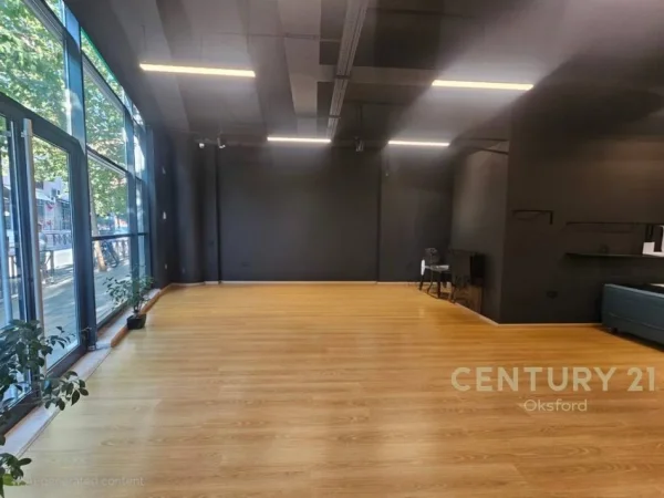Tirane, jepet me qera ambjent biznesi Kati 0, 131 m² 2.500 € 
