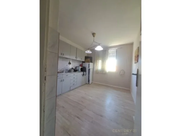 Tirane, shes apartament 2+1+Aneks+Ballkon Kati 4, 68 m² 160.000 € (Kafe Flora)