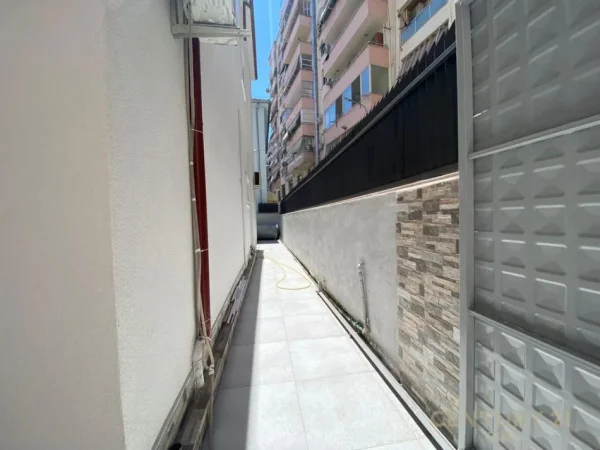 Tirane, jepet me qera Vile 3 Katshe Kati 3, 515 m² 6.000 € (Prane Ola Fast)