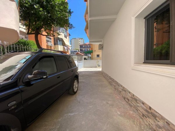 Tirane, jepet me qera Vile 3 Katshe Kati 3, 515 m² 6.000 € (Prane Ola Fast)