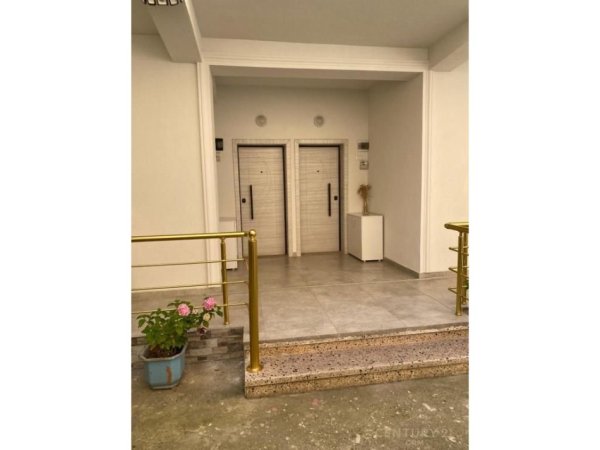 Tirane, jepet me qera Vile 3 Katshe Kati 3, 515 m² 6.000 € (Prane Ola Fast)