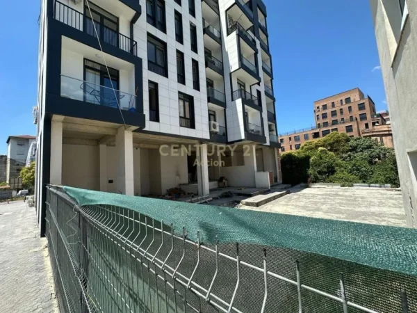 Tirane, shes ambjent biznesi Kati 0, 422 m² 1.300.000 € 