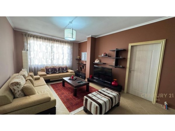 Tirane, jepet me qera apartament 3+1+Aneks+Ballkon Kati 5, 115 m² 850 € 