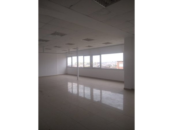 Tirane, jepet me qera Vile Kati 5, 1.317 m² 5.300 € 