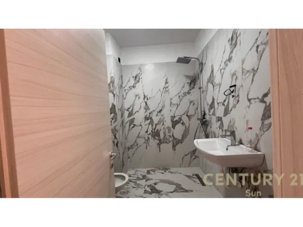 Tirane, jepet me qera zyre Kati 2, 76 m² 850 € 