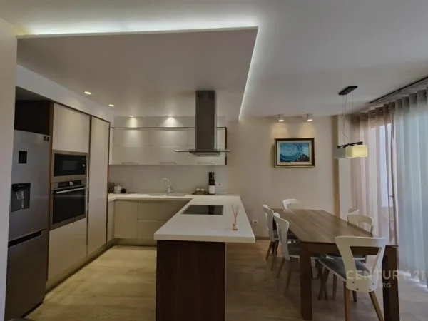 Tirane, jepet me qera apartament 3+1+Aneks+Ballkon Kati 2, 138 m² 900 € 