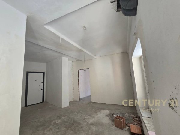 Tirane, shes apartament 1+1+Aneks+Ballkon Kati 1, 66 m² 150.000 € (Shkolla e Kuqe)