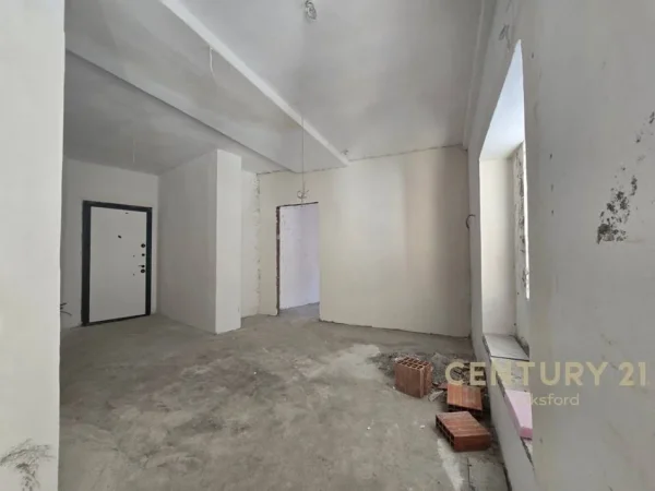 Tirane, shes apartament 1+1+Aneks+Ballkon Kati 1, 66 m² 150.000 € (Shkolla e Kuqe)