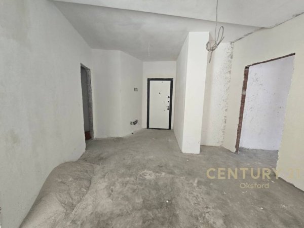 Tirane, shes apartament 1+1+Aneks+Ballkon Kati 1, 66 m² 150.000 € (Shkolla e Kuqe)
