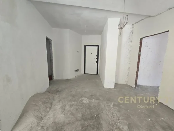 Tirane, shes apartament 1+1+Aneks+Ballkon Kati 1, 66 m² 150.000 € (Shkolla e Kuqe)