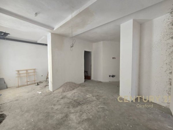 Tirane, shes apartament 1+1+Aneks+Ballkon Kati 1, 66 m² 150.000 € (Shkolla e Kuqe)