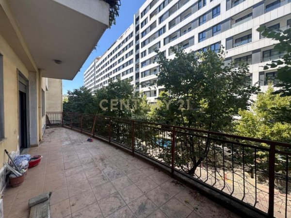 Tirane, shes apartament 2+1+Aneks+Ballkon Kati 1, 125 m² 260.000 € (Ish Parku)