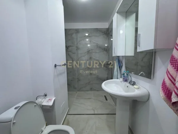 Tirane, shes apartament 2+1+Aneks+Ballkon Kati 1, 125 m² 260.000 € (Ish Parku)