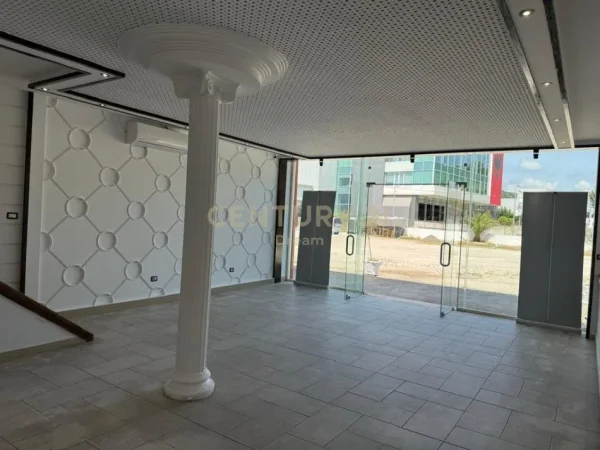 Tirane, jepet me qera ambjent biznesi Kati 0, 2.000 m² 3.600 € (Prush)