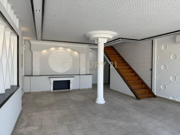 Tirane, jepet me qera ambjent biznesi Kati 0, 2.000 m² 3.600 € (Prush)