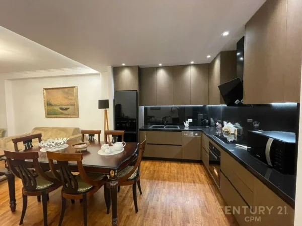 Tirane, shes apartament 2+1+Aneks+Ballkon Kati 1, 116 m² 260.000 € 