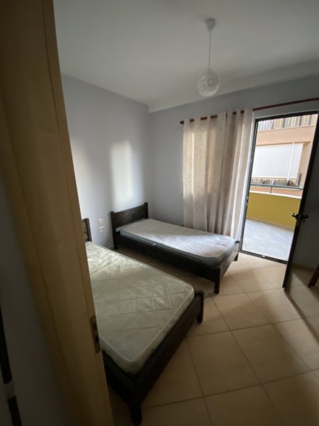 Tirane, jepet me qera apartament 2+1+Aneks+Ballkon Kati 3, 115 m² 600 € (Rruga Rrapo Hekali)