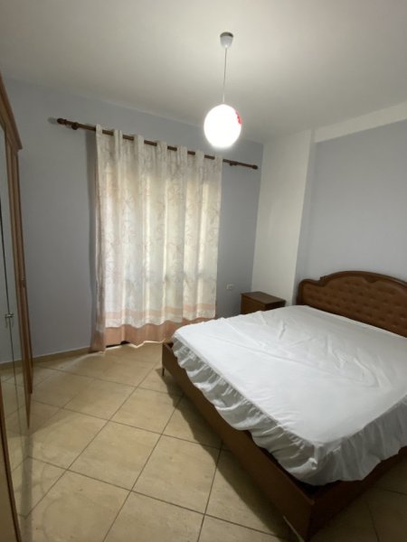 Tirane, jepet me qera apartament 2+1+Aneks+Ballkon Kati 3, 115 m² 600 € (Rruga Rrapo Hekali)