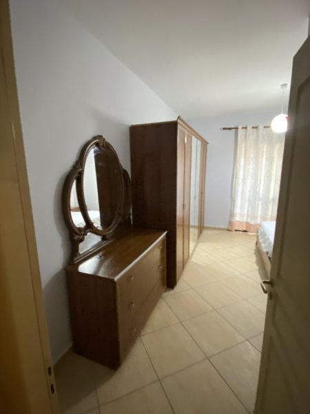 Tirane, jepet me qera apartament 2+1+Aneks+Ballkon Kati 3, 115 m² 600 € (Rruga Rrapo Hekali)