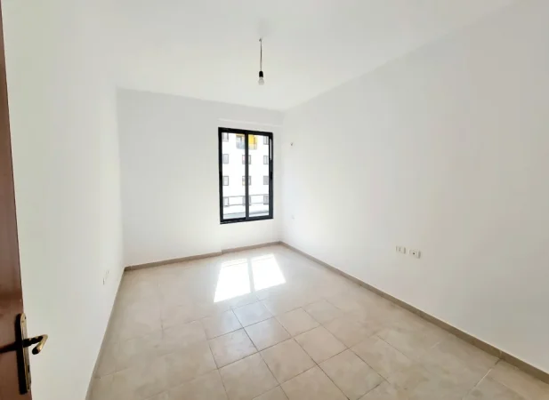 Tirane, jepet me qera apartament Kati 4, 90 m² 350 € (Bulevardi Migjeni)