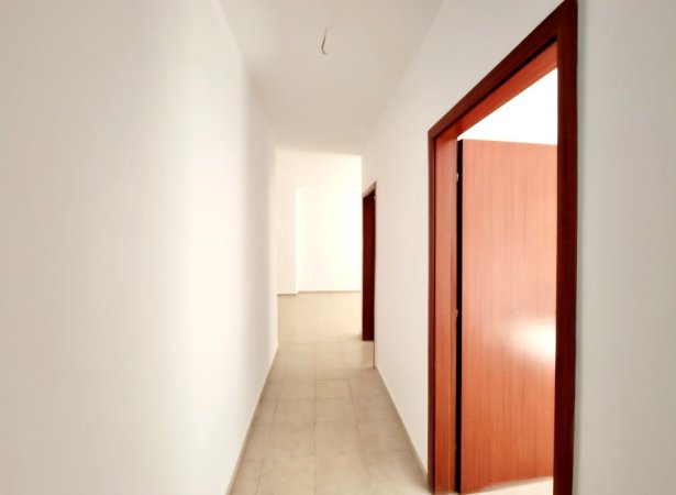Tirane, jepet me qera apartament Kati 4, 90 m² 350 € (Bulevardi Migjeni)