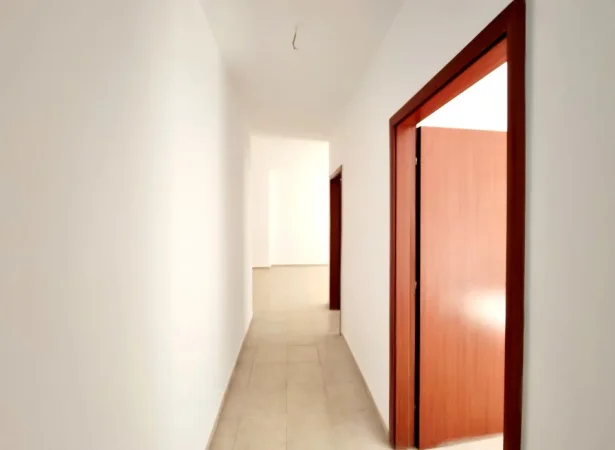Tirane, jepet me qera apartament Kati 4, 90 m² 350 € (Bulevardi Migjeni)