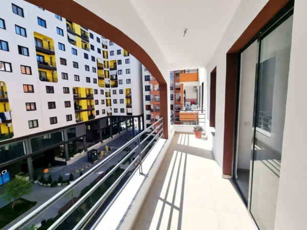 Tirane, jepet me qera apartament Kati 4, 90 m² 350 € (Bulevardi Migjeni)