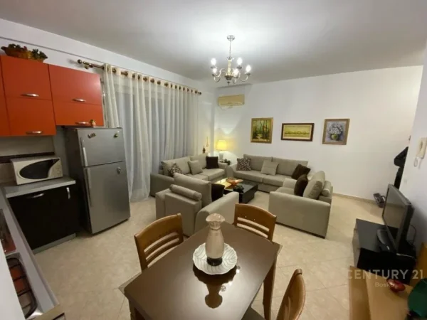 Tirane, jepet me qera apartament 1+1 Kati 8, 80 m² 550 € (Don Bosko)