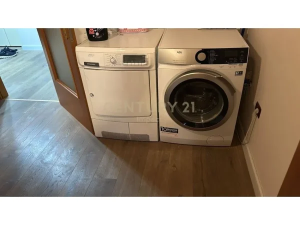 Tirane, jepet me qera apartament 2+1+Ballkon Kati 3, 130 m² 700 € (Don Bosko)