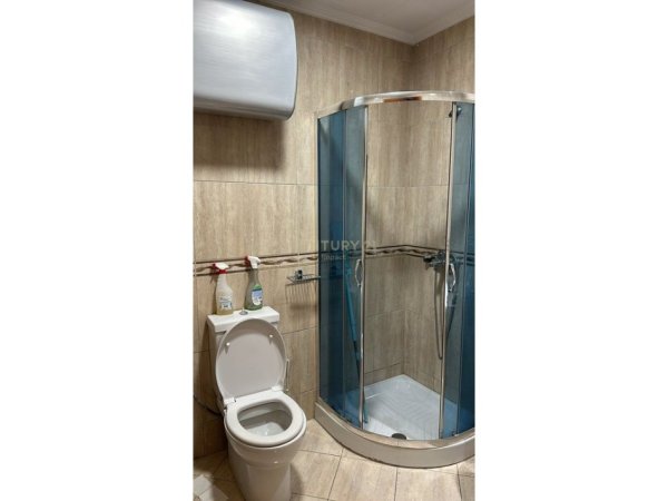 Tirane, jepet me qera apartament 2+1+Ballkon Kati 3, 130 m² 700 € (Don Bosko)