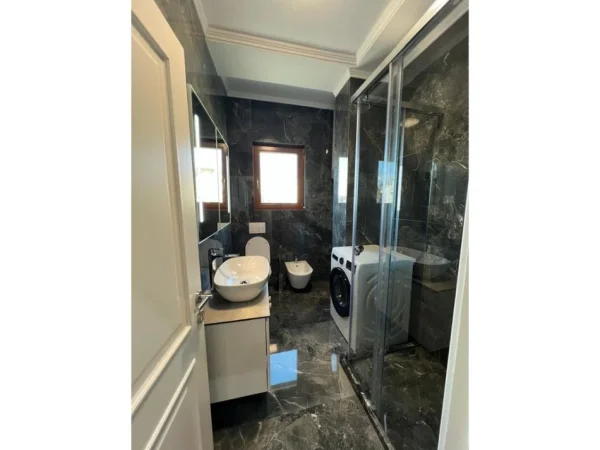 Tirane, jepet me qera apartament 1+1 Kati 5, 80 m² 600 € (Shkolla Baletit)