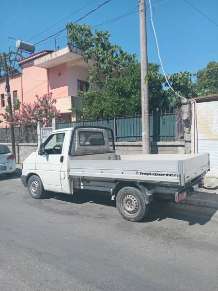 Tirane, ofroj Transport mallrash