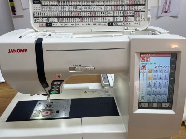 Tirane, shes Makine qepese Makine qendisese Janone MC900