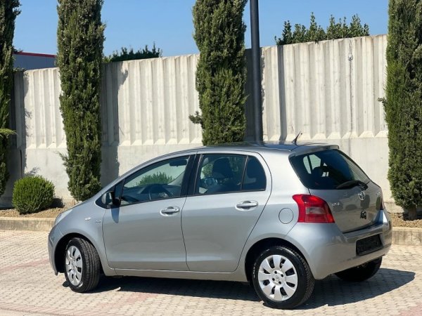 TOYOTA YARIS 1.4 NAFTE 👉 2008 👈 kambio MANUALE - 161.000 km 4.190 €