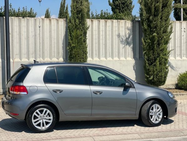 VOLKSWAGEN GOLF VI - 2.0 NAFTE 👉 2010 👈 kambio AUTOMATIKE - 7.300 €