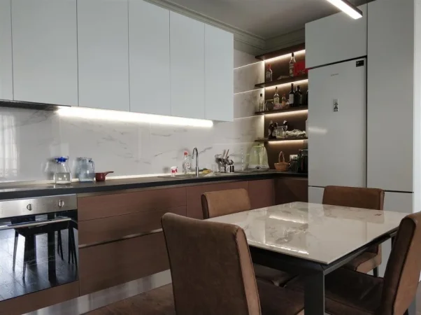 Tirane, jepet me qera apartament 2+1+Aneks+Ballkon Kati 5, 110 m² 1.100 € 