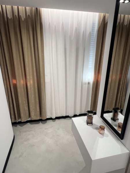 Tirane, shitet apartament 1+1 Kati 5, 63 m² (Sali butka)