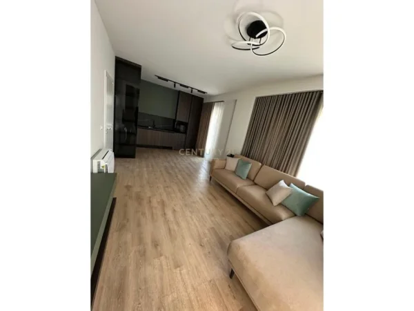 Tirane, shes apartament 2+1+Ballkon , 103 m² 210.000 € (Laprake)