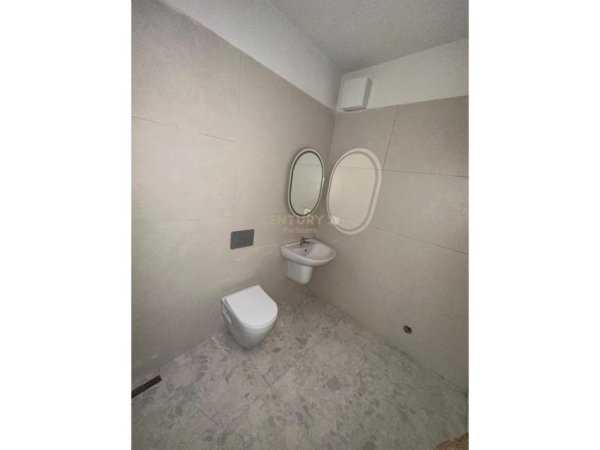 Tirane, shes apartament 2+1+Ballkon , 103 m² 210.000 € (Laprake)