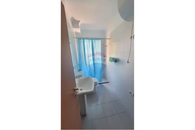 Shqiperi, jepet me qera apartament 2+1+Aneks+Ballkon Kati 4, 68 m² 450 € (Materniteti i ri)