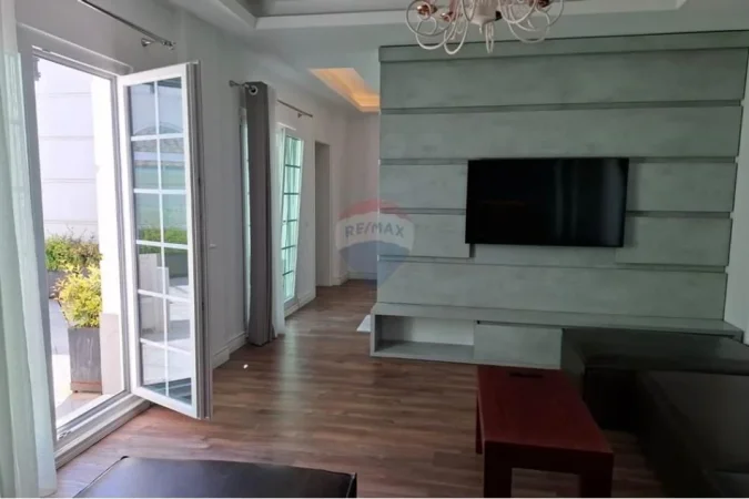 Tirane, jepet me qera apartament+verande | Penthouse 4+1+Ballkon Kati 2, 210 m² 1.500 € (Sauk)