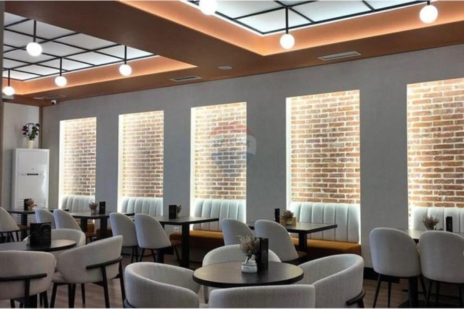 Tirane, jepet me qera bar-resorant Kati 0, 240 m² 2.200 € (Fresku)